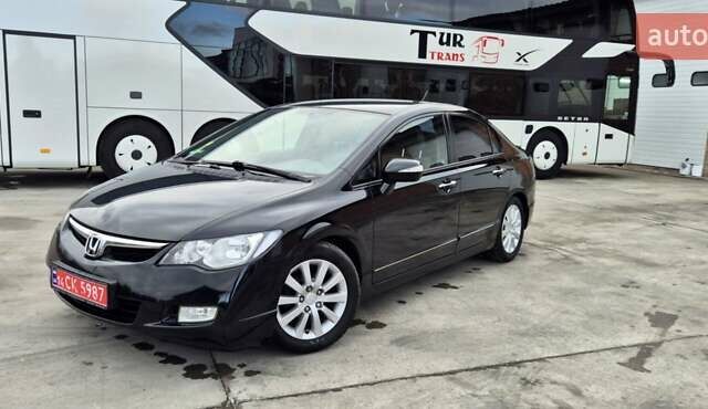 Черный Хонда Цивик, объемом двигателя 1.3 л и пробегом 197 тыс. км за 6600 $, фото 1 на Automoto.ua
