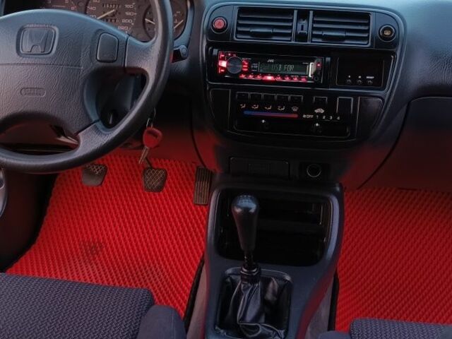 Фиолетовый Хонда Цивик, объемом двигателя 1.5 л и пробегом 253 тыс. км за 2500 $, фото 1 на Automoto.ua