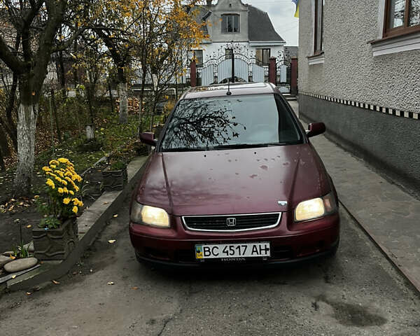 Красный Хонда Цивик, объемом двигателя 1.4 л и пробегом 329 тыс. км за 2300 $, фото 1 на Automoto.ua