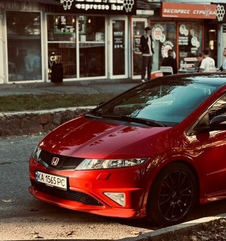 Красный Хонда Цивик, объемом двигателя 2 л и пробегом 217 тыс. км за 8500 $, фото 1 на Automoto.ua