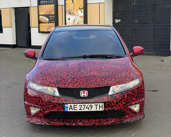 Красный Хонда Цивик, объемом двигателя 2 л и пробегом 206 тыс. км за 8500 $, фото 1 на Automoto.ua