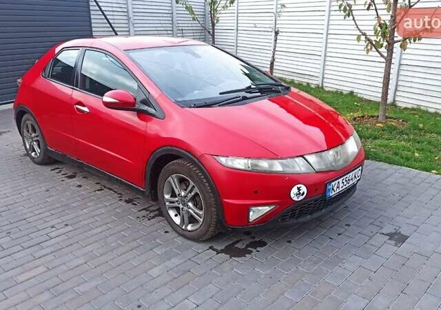 Красный Хонда Цивик, объемом двигателя 1.8 л и пробегом 175 тыс. км за 6400 $, фото 1 на Automoto.ua