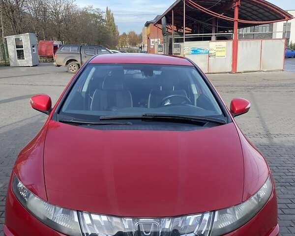 Червоний Хонда Сівік, об'ємом двигуна 1.8 л та пробігом 131 тис. км за 7900 $, фото 1 на Automoto.ua