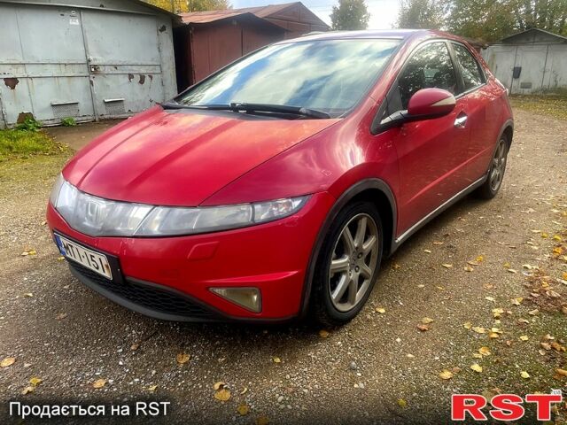 Красный Хонда Цивик, объемом двигателя 1.8 л и пробегом 325 тыс. км за 1999 $, фото 1 на Automoto.ua