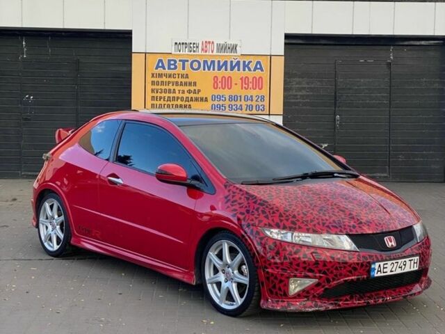 Красный Хонда Цивик, объемом двигателя 2 л и пробегом 206 тыс. км за 8500 $, фото 1 на Automoto.ua