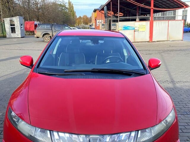 Красный Хонда Цивик, объемом двигателя 1.8 л и пробегом 131 тыс. км за 7900 $, фото 1 на Automoto.ua