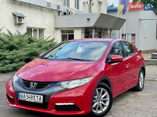 Красный Хонда Цивик, объемом двигателя 1.8 л и пробегом 100 тыс. км за 12500 $, фото 1 на Automoto.ua