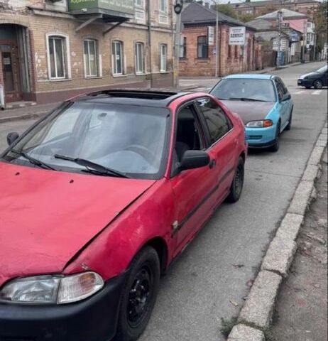 Красный Хонда Цивик, объемом двигателя 1.5 л и пробегом 350 тыс. км за 1000 $, фото 1 на Automoto.ua