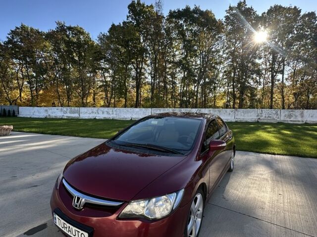 Хонда Цивик 2009 в Луцке на Automoto.ua Красный Хонда Цивик, объемом двигателя 1.3 л и пробегом 300 тыс. км за 4500 $, фото 1 на Automoto.ua