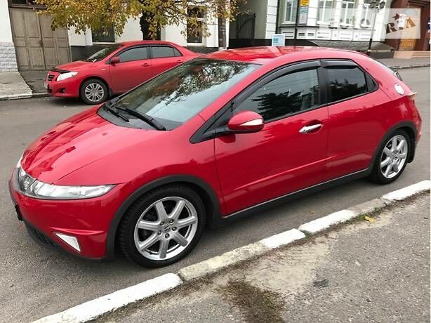 Красный Хонда Цивик, объемом двигателя 1.8 л и пробегом 130 тыс. км за 8999 $, фото 1 на Automoto.ua