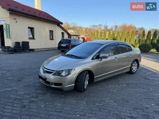 Хонда Цивик, объемом двигателя 1.8 л и пробегом 235 тыс. км за 6700 $, фото 1 на Automoto.ua
