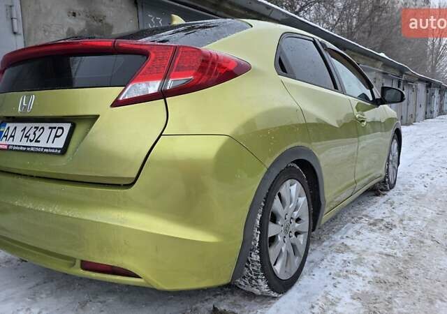 Желтый Хонда Цивик, объемом двигателя 1.8 л и пробегом 135 тыс. км за 10600 $, фото 1 на Automoto.ua