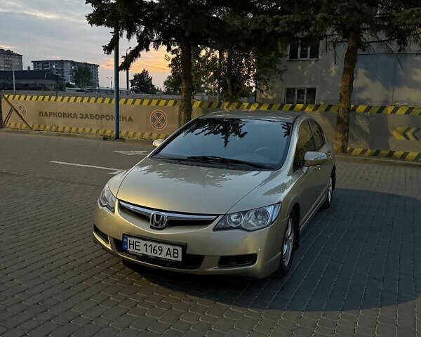 Желтый Хонда Цивик, объемом двигателя 1.8 л и пробегом 178 тыс. км за 6600 $, фото 1 на Automoto.ua