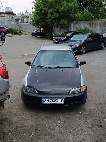 Серый Хонда Цивик, объемом двигателя 1.3 л и пробегом 300 тыс. км за 3500 $, фото 1 на Automoto.ua