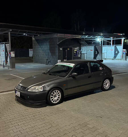 Серый Хонда Цивик, объемом двигателя 1.4 л и пробегом 240 тыс. км за 5000 $, фото 1 на Automoto.ua