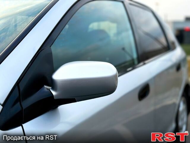 Серый Хонда Цивик, объемом двигателя 1.4 л и пробегом 262 тыс. км за 3200 $, фото 1 на Automoto.ua