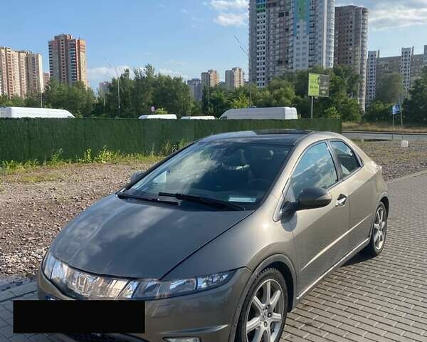 Серый Хонда Цивик, объемом двигателя 1.8 л и пробегом 285 тыс. км за 4800 $, фото 1 на Automoto.ua