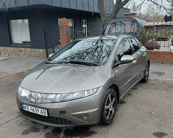 Серый Хонда Цивик, объемом двигателя 1.34 л и пробегом 245 тыс. км за 5200 $, фото 1 на Automoto.ua