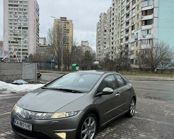 Сірий Хонда Сівік, об'ємом двигуна 1.8 л та пробігом 250 тис. км за 5500 $, фото 1 на Automoto.ua