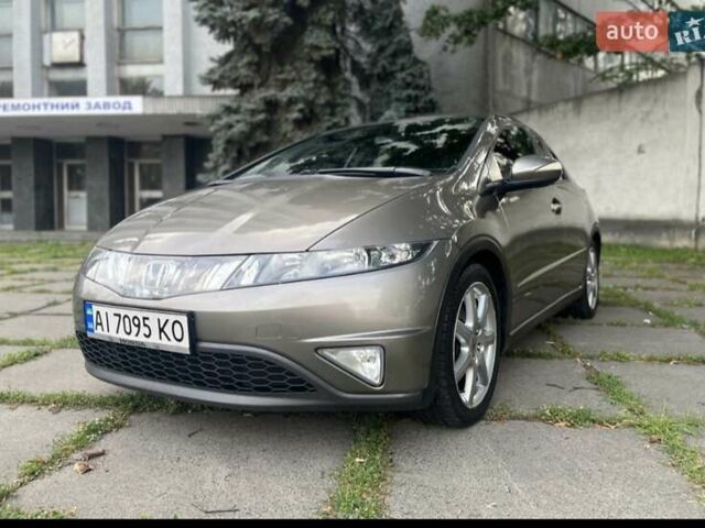 Серый Хонда Цивик, объемом двигателя 1.8 л и пробегом 245 тыс. км за 6300 $, фото 1 на Automoto.ua