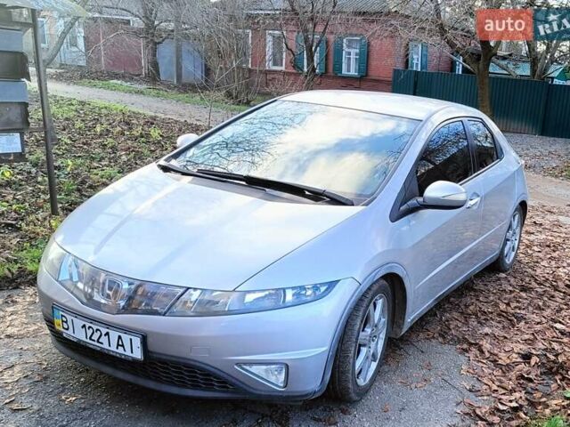 Серый Хонда Цивик, объемом двигателя 1.8 л и пробегом 154 тыс. км за 7600 $, фото 1 на Automoto.ua