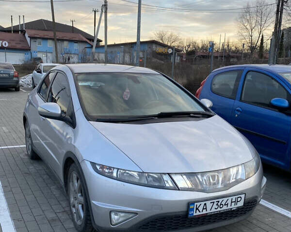 Серый Хонда Цивик, объемом двигателя 1.8 л и пробегом 386 тыс. км за 5500 $, фото 1 на Automoto.ua