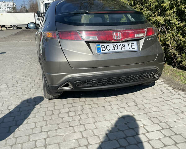 Серый Хонда Цивик, объемом двигателя 1.8 л и пробегом 214 тыс. км за 5000 $, фото 1 на Automoto.ua