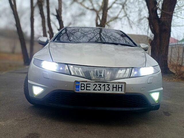 Серый Хонда Цивик, объемом двигателя 1.8 л и пробегом 328 тыс. км за 5500 $, фото 1 на Automoto.ua