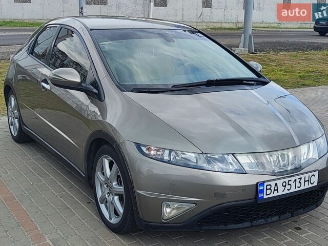 Серый Хонда Цивик, объемом двигателя 1.8 л и пробегом 161 тыс. км за 5500 $, фото 1 на Automoto.ua
