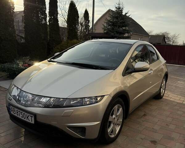 Серый Хонда Цивик, объемом двигателя 1.8 л и пробегом 248 тыс. км за 5700 $, фото 1 на Automoto.ua