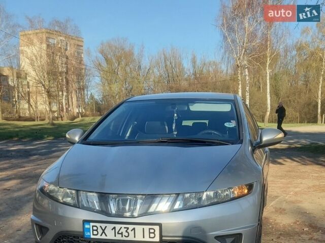 Серый Хонда Цивик, объемом двигателя 1.3 л и пробегом 230 тыс. км за 4800 $, фото 1 на Automoto.ua