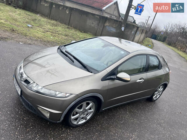 Серый Хонда Цивик, объемом двигателя 1.8 л и пробегом 300 тыс. км за 5500 $, фото 1 на Automoto.ua