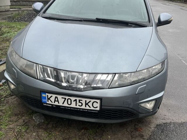 Серый Хонда Цивик, объемом двигателя 1.8 л и пробегом 240 тыс. км за 5500 $, фото 1 на Automoto.ua