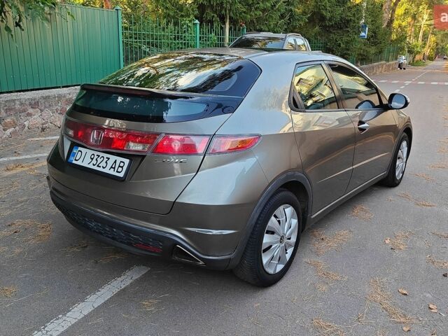 Сірий Хонда Сівік, об'ємом двигуна 1.8 л та пробігом 256 тис. км за 4600 $, фото 1 на Automoto.ua