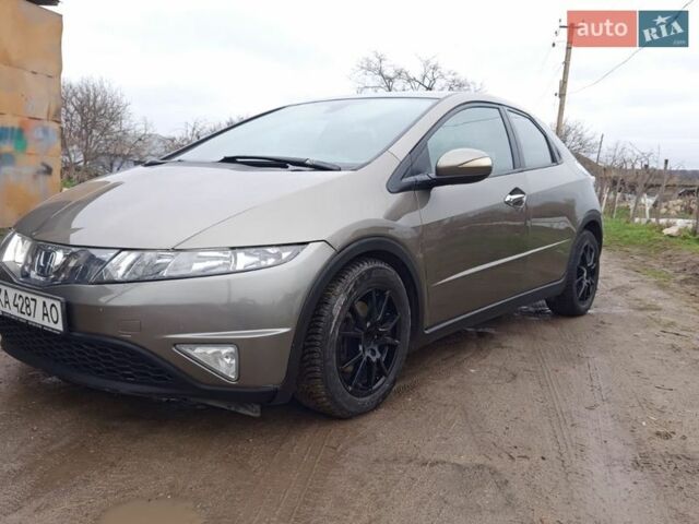Сірий Хонда Сівік, об'ємом двигуна 1.8 л та пробігом 235 тис. км за 4700 $, фото 1 на Automoto.ua