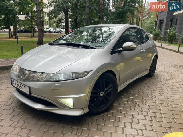 Серый Хонда Цивик, объемом двигателя 1.8 л и пробегом 251 тыс. км за 5800 $, фото 1 на Automoto.ua
