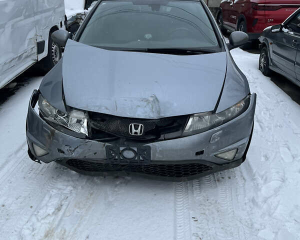 Серый Хонда Цивик, объемом двигателя 1.8 л и пробегом 170 тыс. км за 4000 $, фото 1 на Automoto.ua