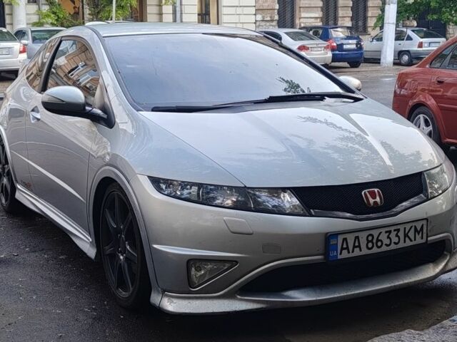 Сірий Хонда Сівік, об'ємом двигуна 2 л та пробігом 249 тис. км за 5800 $, фото 1 на Automoto.ua