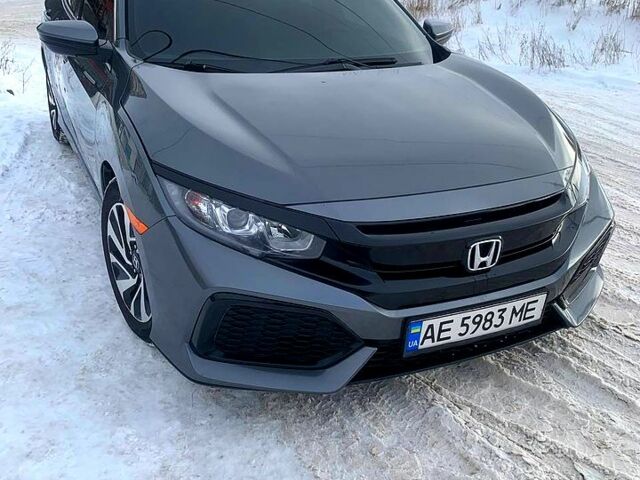 Серый Хонда Цивик, объемом двигателя 1.5 л и пробегом 90 тыс. км за 14000 $, фото 1 на Automoto.ua
