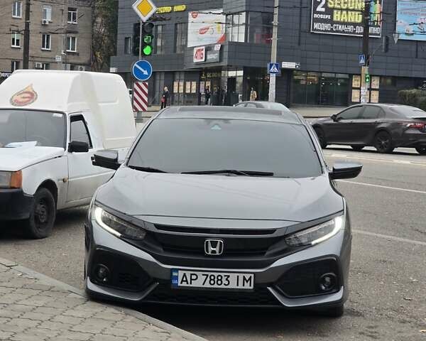 Сірий Хонда Сівік, об'ємом двигуна 1.5 л та пробігом 108 тис. км за 15600 $, фото 1 на Automoto.ua