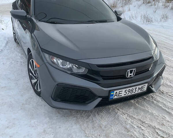 Серый Хонда Цивик, объемом двигателя 1.5 л и пробегом 90 тыс. км за 14000 $, фото 1 на Automoto.ua