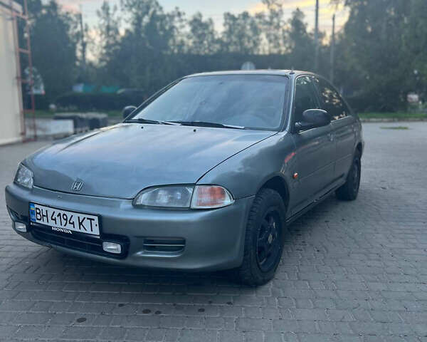 Серый Хонда Цивик, объемом двигателя 1.49 л и пробегом 386 тыс. км за 1600 $, фото 1 на Automoto.ua