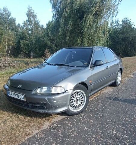 Серый Хонда Цивик, объемом двигателя 1.6 л и пробегом 470 тыс. км за 1900 $, фото 1 на Automoto.ua