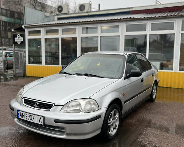 Серый Хонда Цивик, объемом двигателя 1.6 л и пробегом 237 тыс. км за 3400 $, фото 1 на Automoto.ua