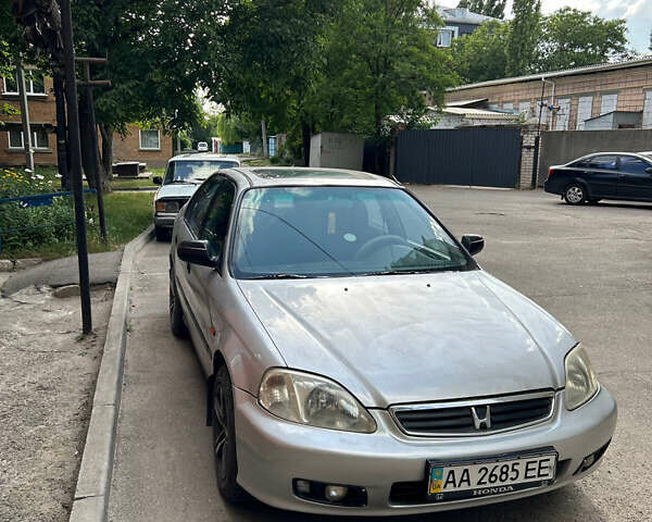 Серый Хонда Цивик, объемом двигателя 1.5 л и пробегом 232 тыс. км за 1800 $, фото 1 на Automoto.ua