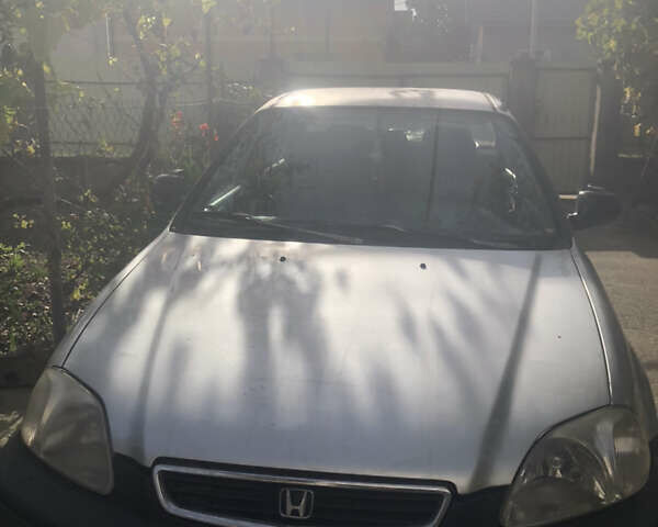 Серый Хонда Цивик, объемом двигателя 1.49 л и пробегом 300 тыс. км за 2300 $, фото 1 на Automoto.ua