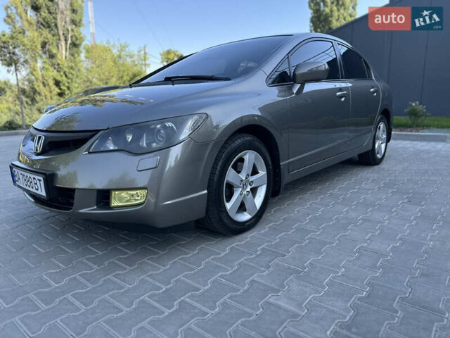 Серый Хонда Цивик, объемом двигателя 1.8 л и пробегом 104 тыс. км за 7300 $, фото 1 на Automoto.ua