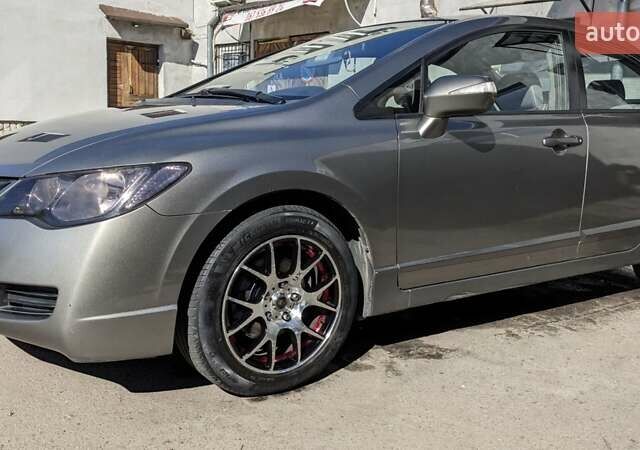 Сірий Хонда Сівік, об'ємом двигуна 1.8 л та пробігом 230 тис. км за 5400 $, фото 1 на Automoto.ua
