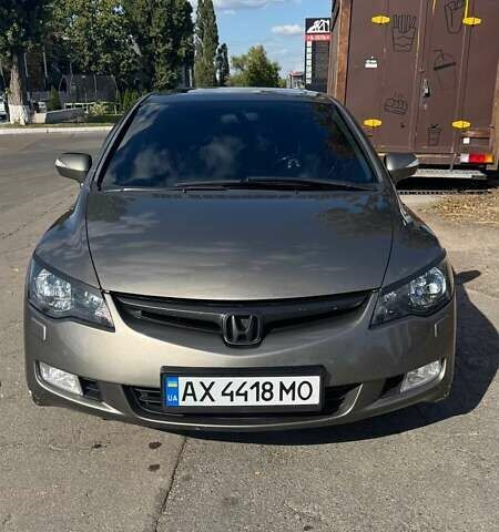 Серый Хонда Цивик, объемом двигателя 1.8 л и пробегом 227 тыс. км за 4700 $, фото 1 на Automoto.ua