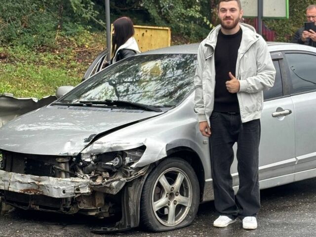 Серый Хонда Цивик, объемом двигателя 0 л и пробегом 272 тыс. км за 3000 $, фото 1 на Automoto.ua